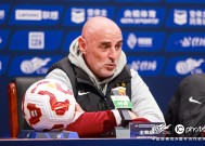 米乐M6娱乐-球员交易风波：明星球员被交换至不同球队，引发混乱的简单介绍