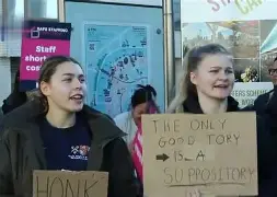 包含独家报道：欧洲预赛实时战报，各队动态曝光的词条